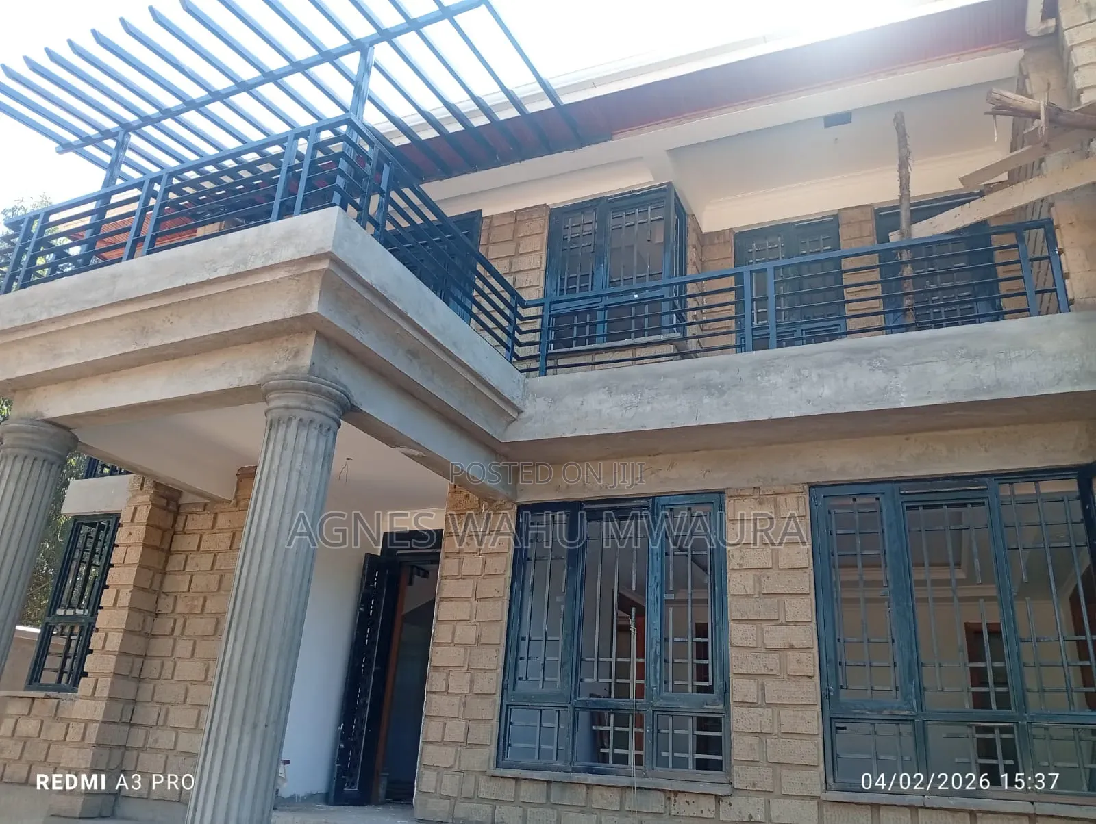 5bdrm Maisonette in Kerarapon for sale
