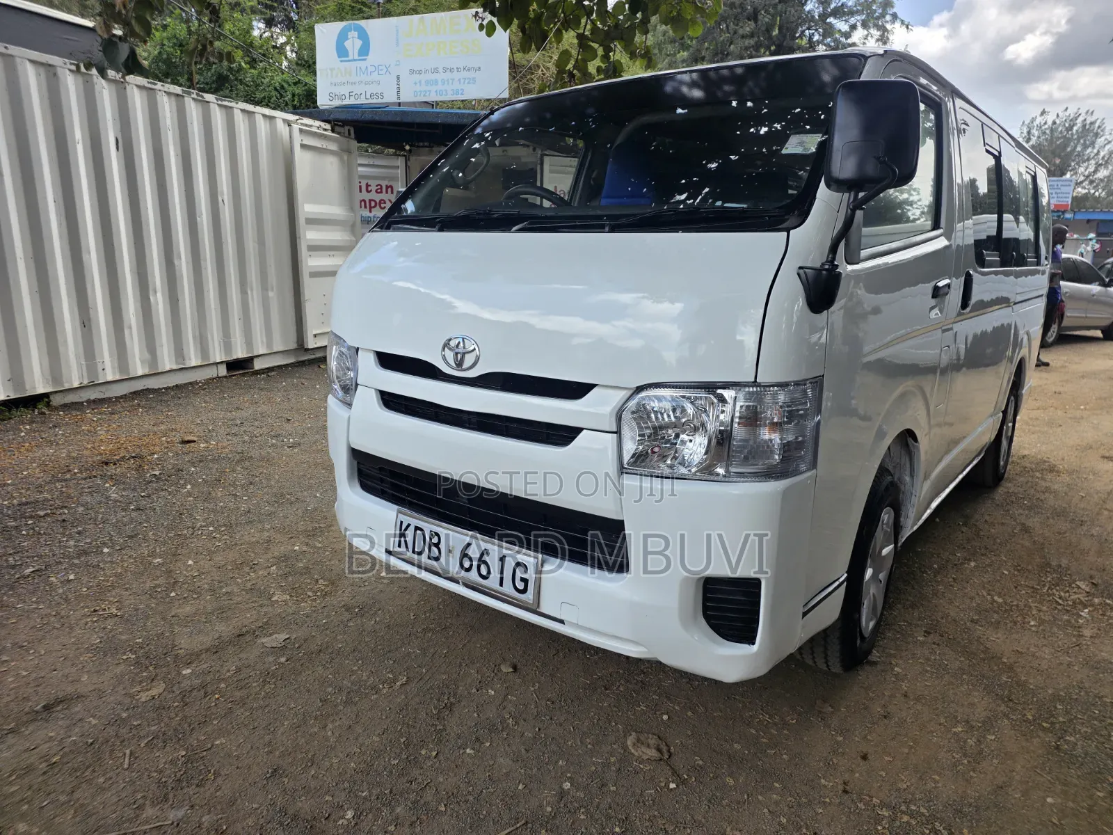 Toyota HiAce 2014 White