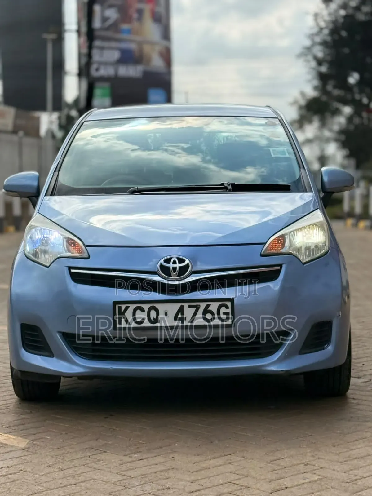 Toyota Ractis 2012 Blue