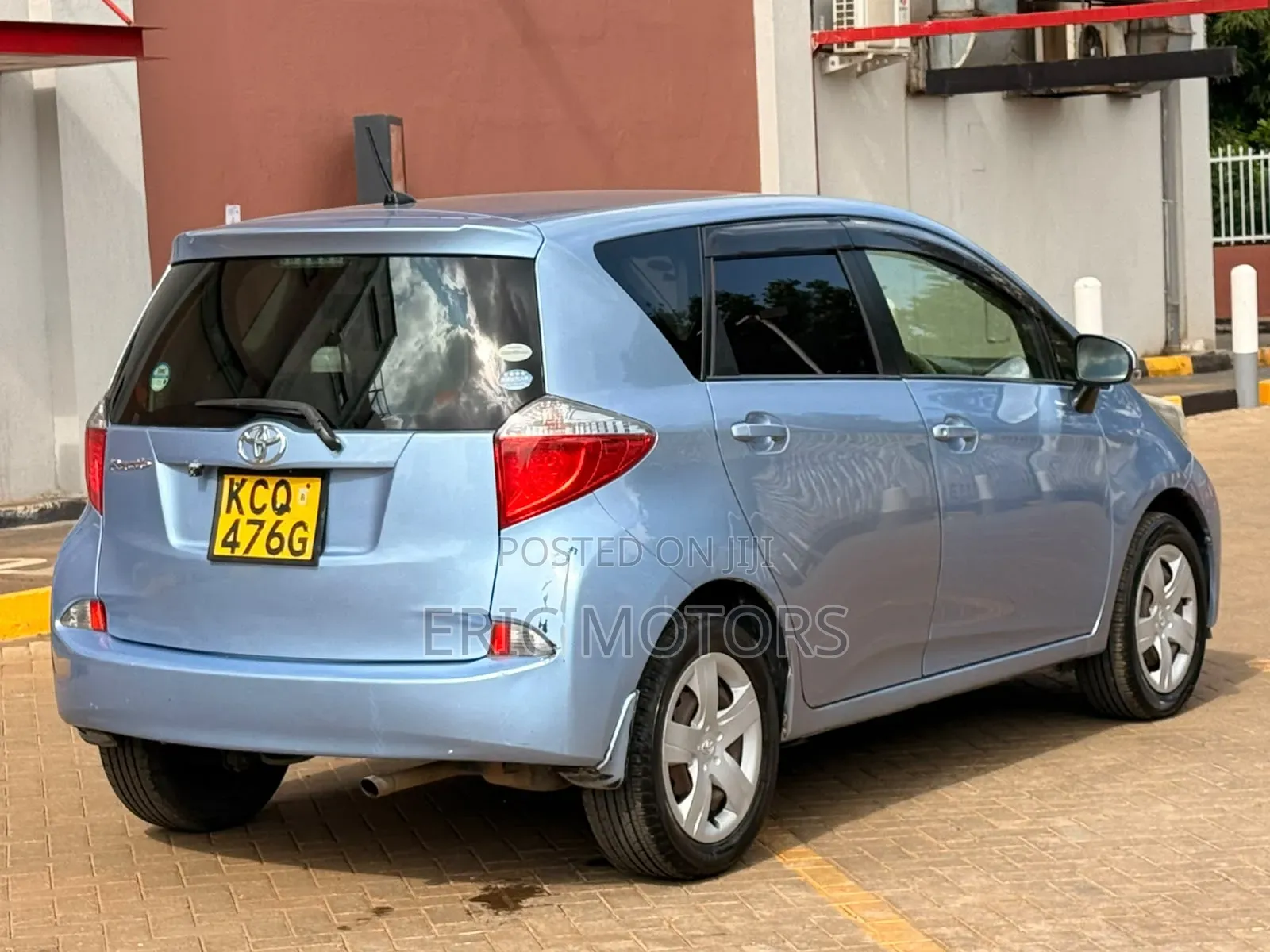 Toyota Ractis 2012 Blue