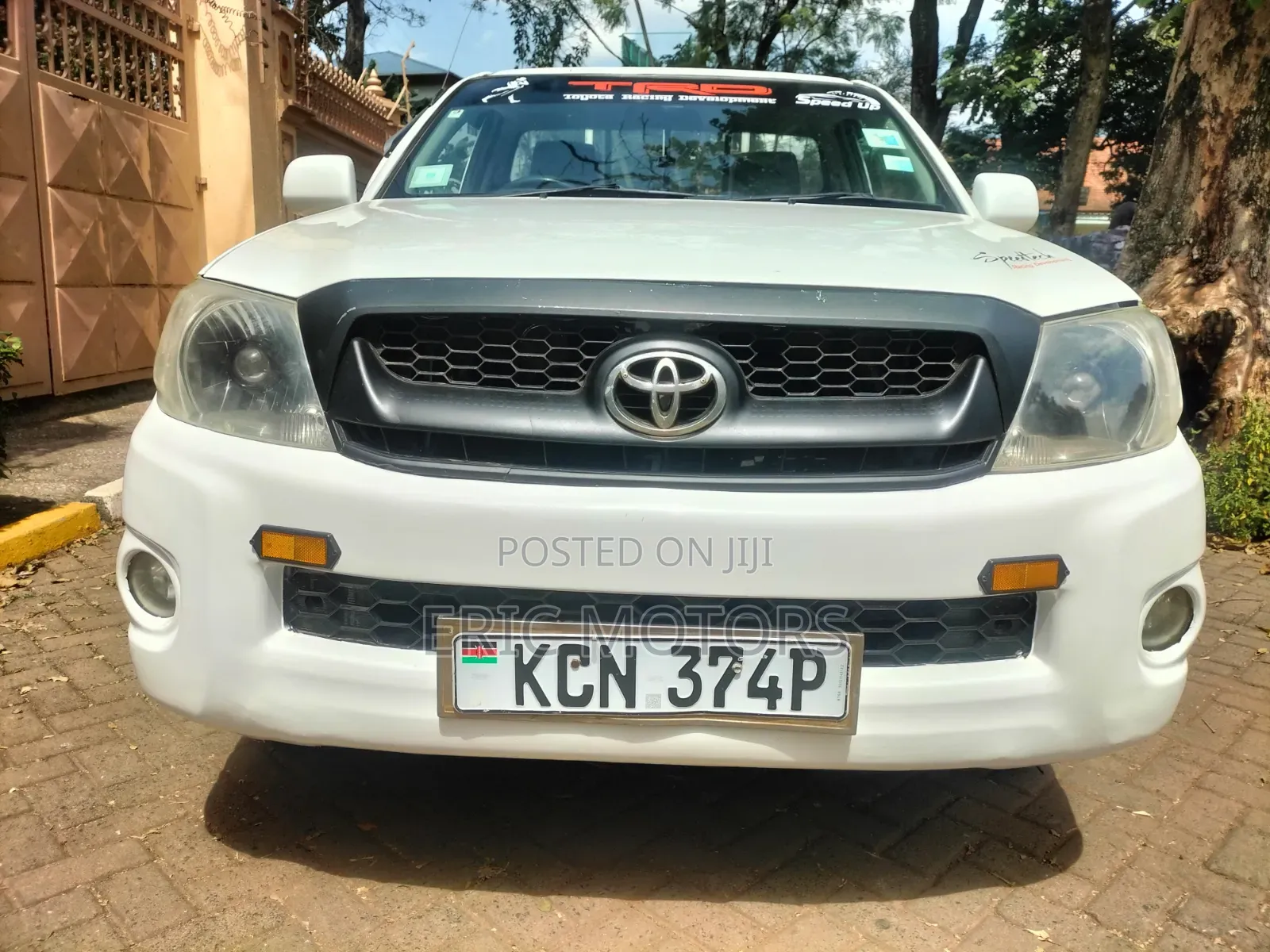Toyota Hilux 2011 Pearl