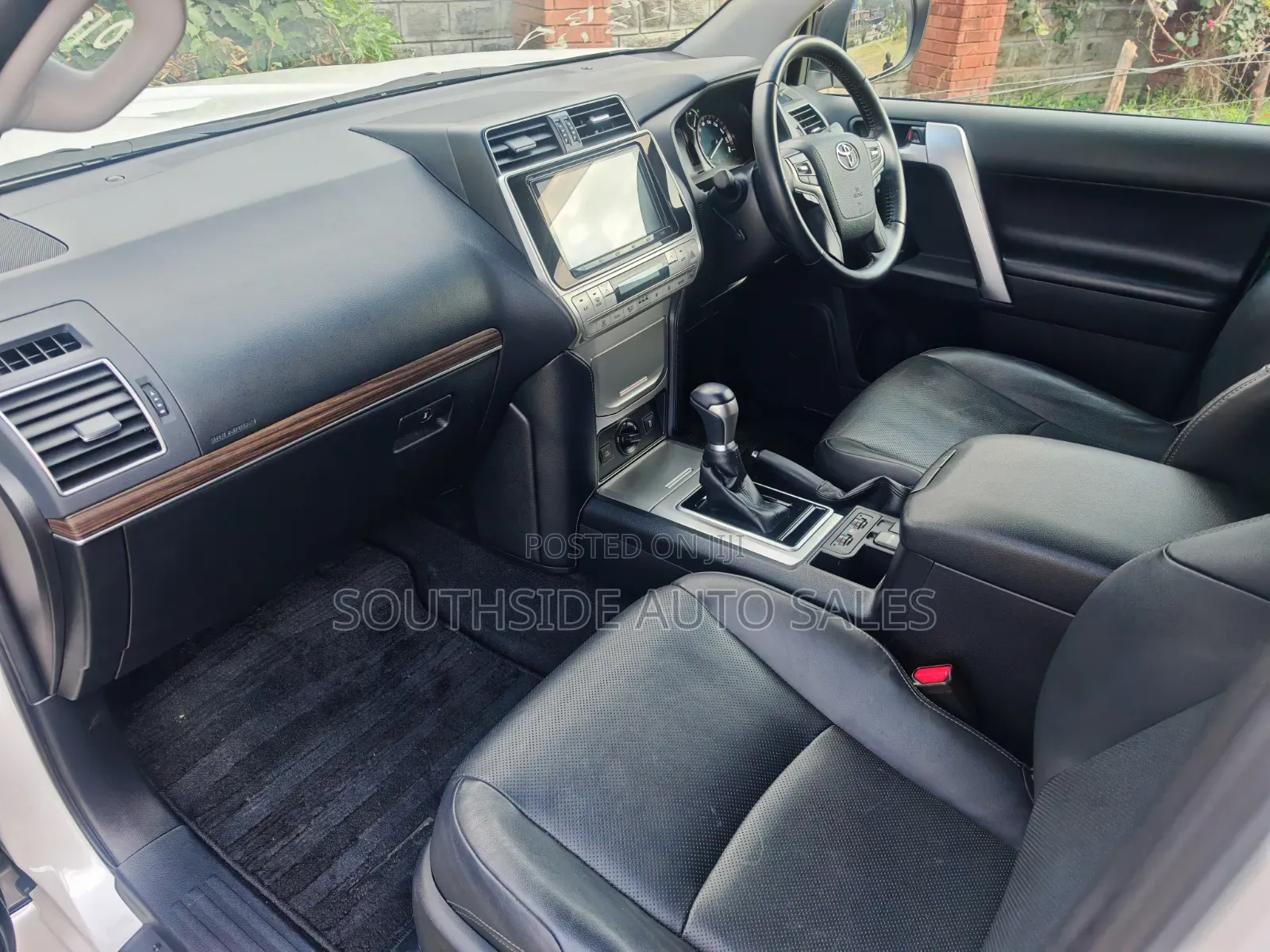 Toyota Land Cruiser Prado 2019 White