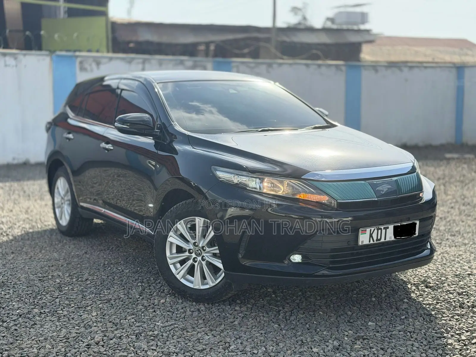 Toyota Harrier 2.0 2018 Black