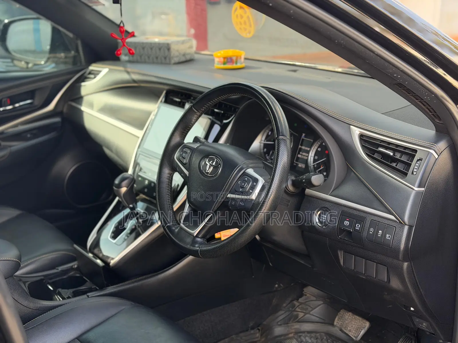 Toyota Harrier 2.0 2018 Black