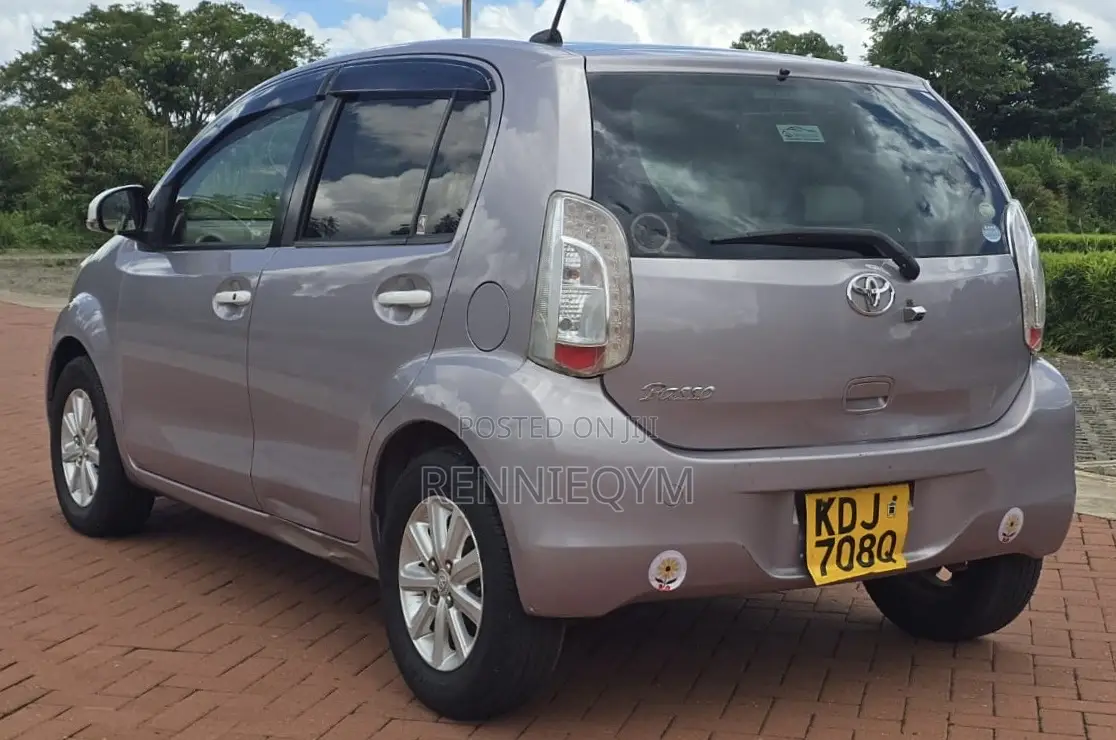Toyota Passo 1.0 FWD 2015 Pink
