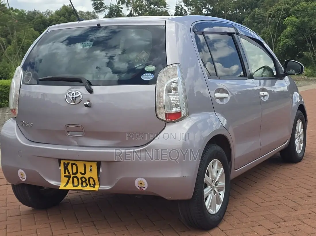 Toyota Passo 1.0 FWD 2015 Pink