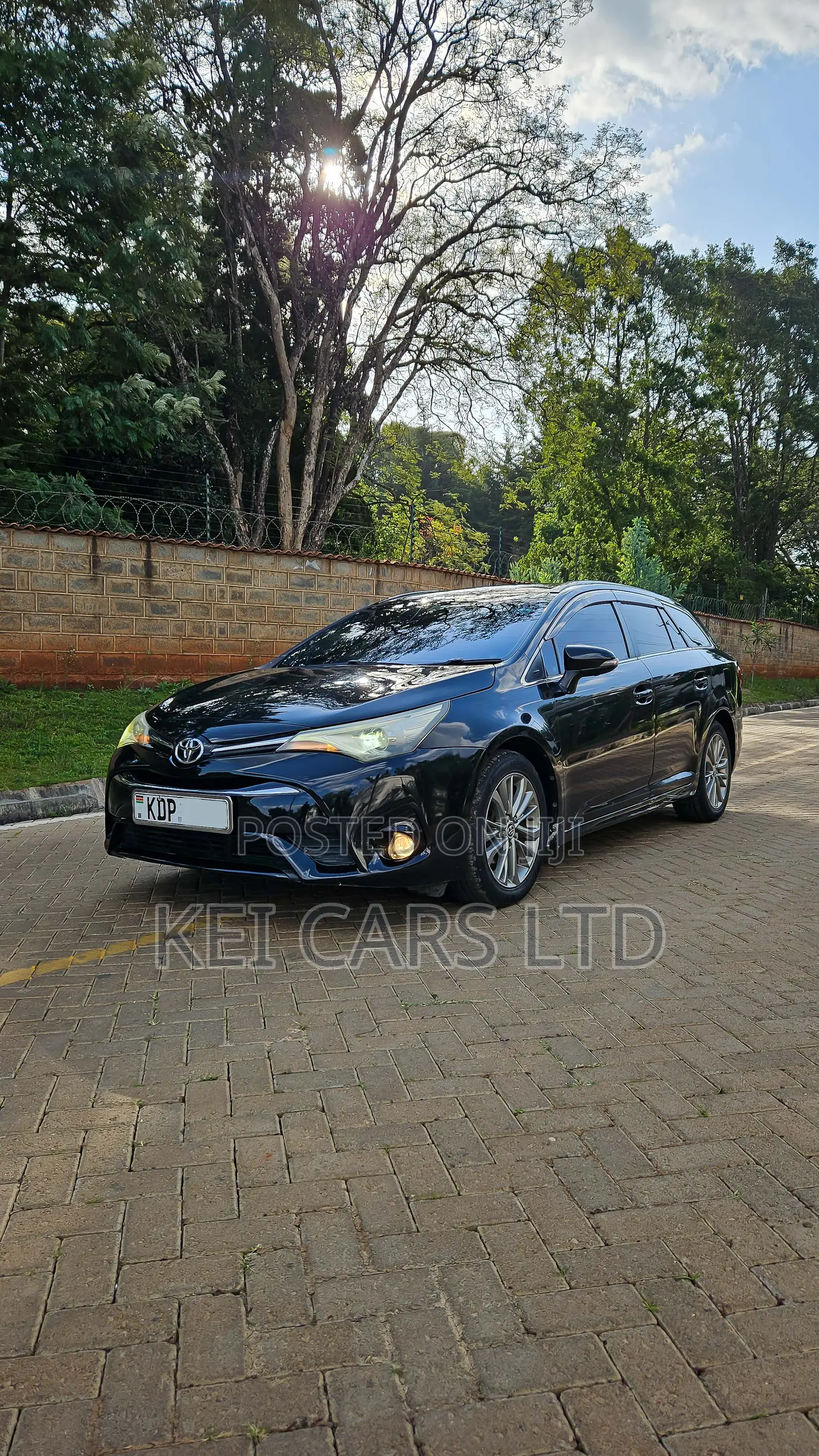 Toyota Avensis 2016 Black