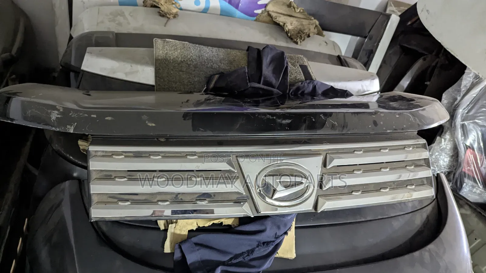 Daihatsu Move Bonnet
