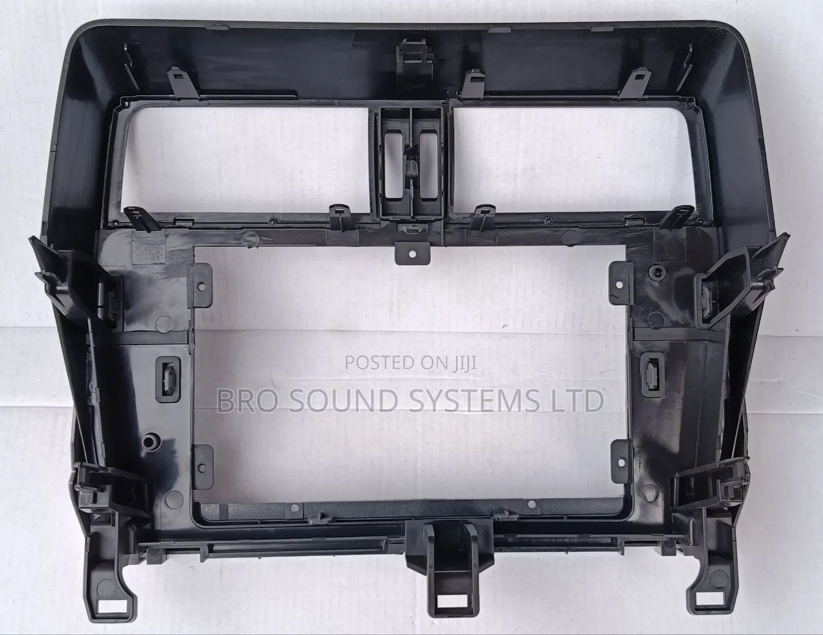 Toyota Land Cruiser Prado 150 10.1-Inch Android Radio Fascia / Console