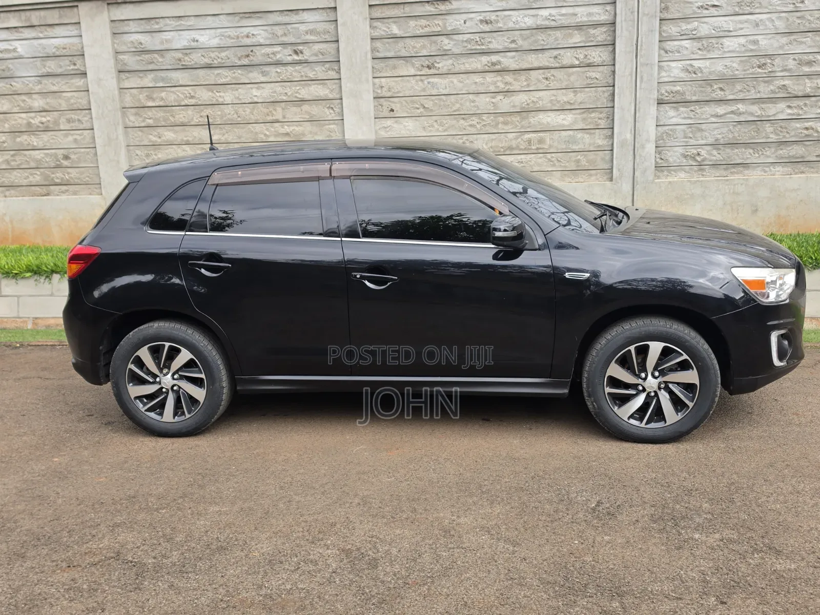 Mitsubishi RVR 2016 Black