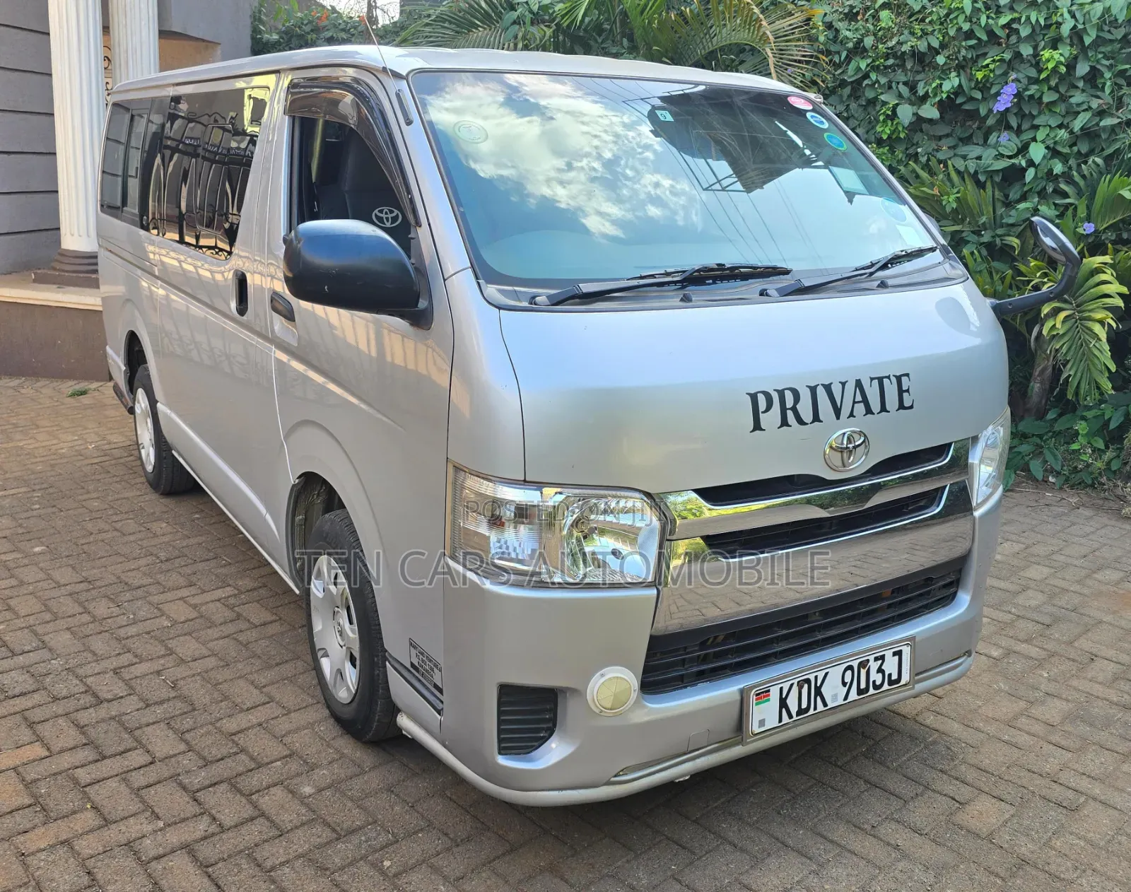 Toyota HiAce 2015 Silver