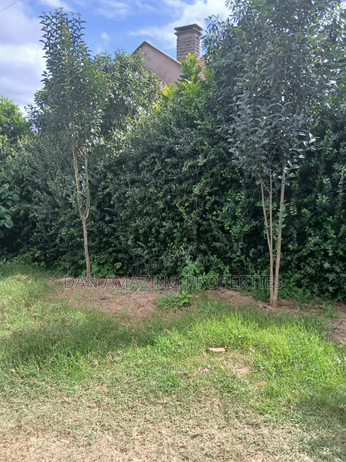 3/4 Acre for Sale in Kerarapon Drive Ideal F Residential Pure Red Soil