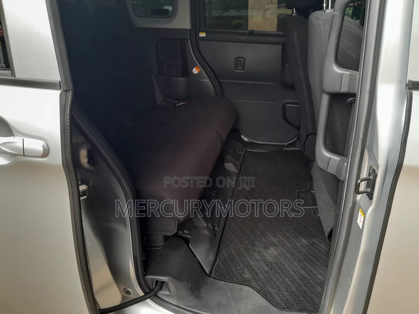 Toyota Tank 1.0 AWD 2018 Silver