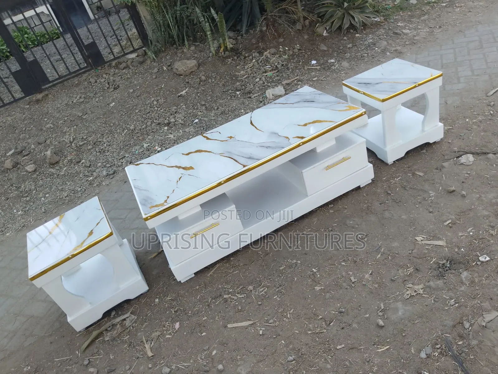 Modern Coffee Table With 2 Stools Marble Top Gold