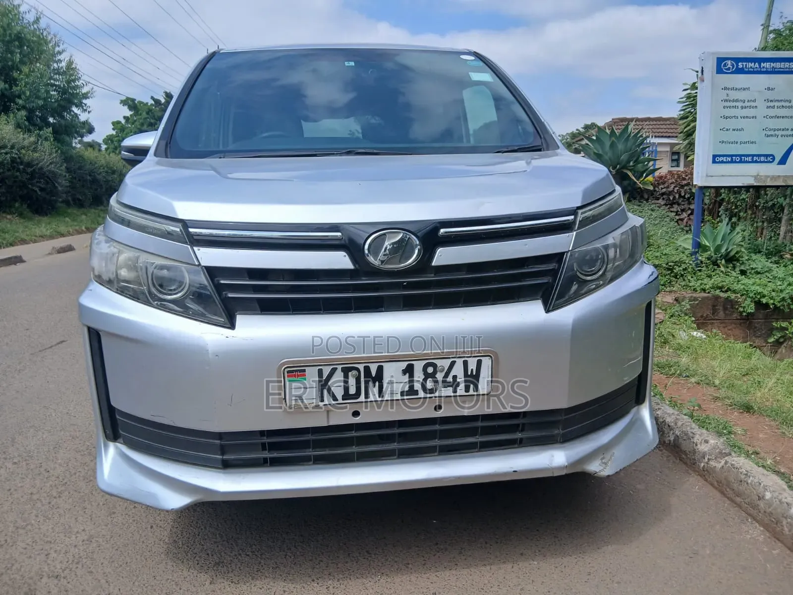 Toyota Noah 2016 Silver