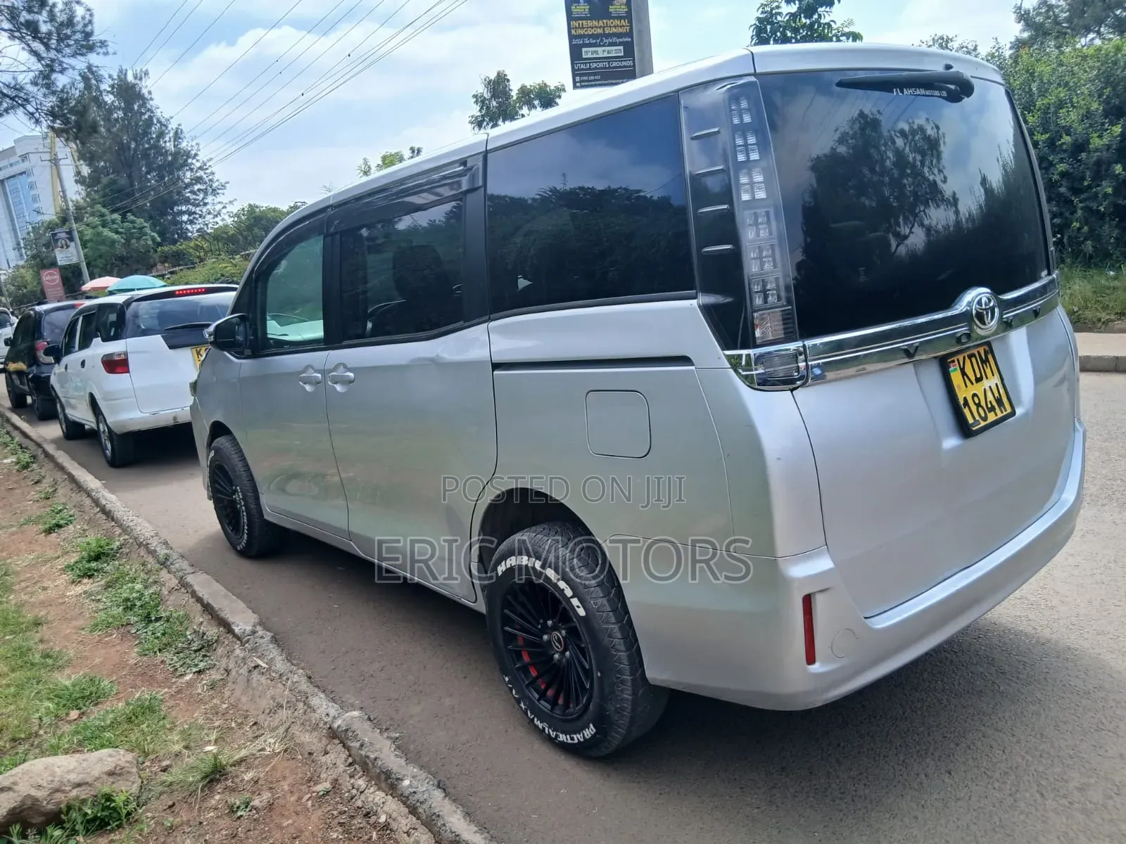 Toyota Noah 2016 Silver