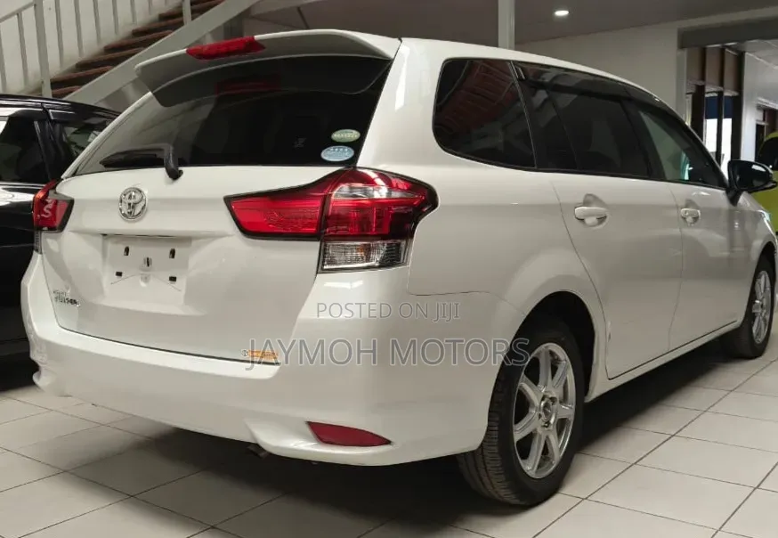 Toyota Corolla Fielder 2019 White