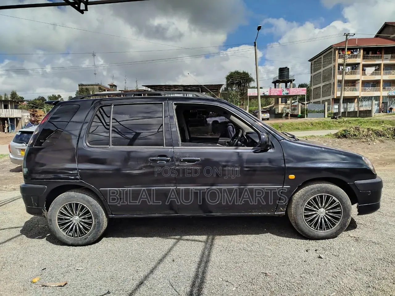 Toyota Raum 2000 Black