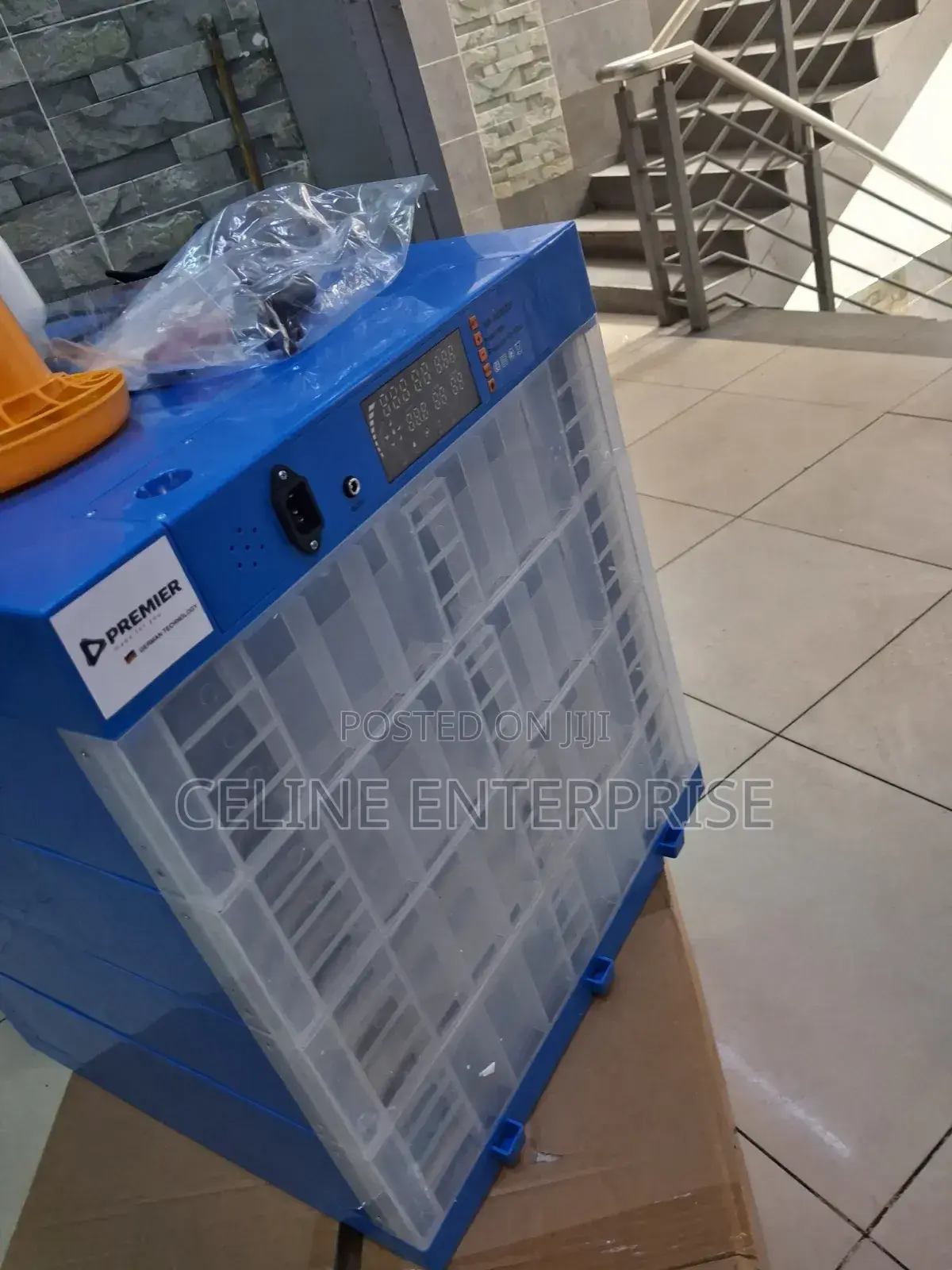 256 Egg Ac/Dc Incubator