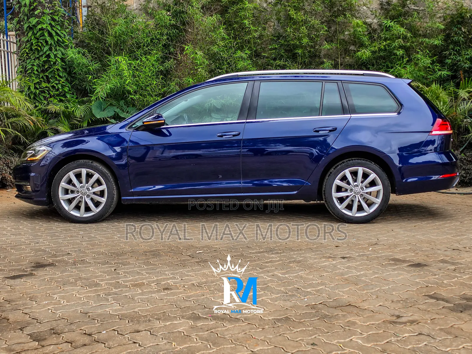 Volkswagen Golf Variant 2019 Blue