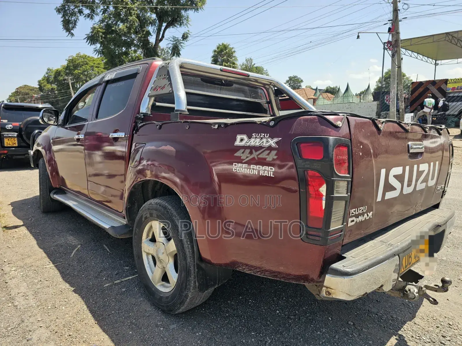 Isuzu D-MAX 2013 Maroon