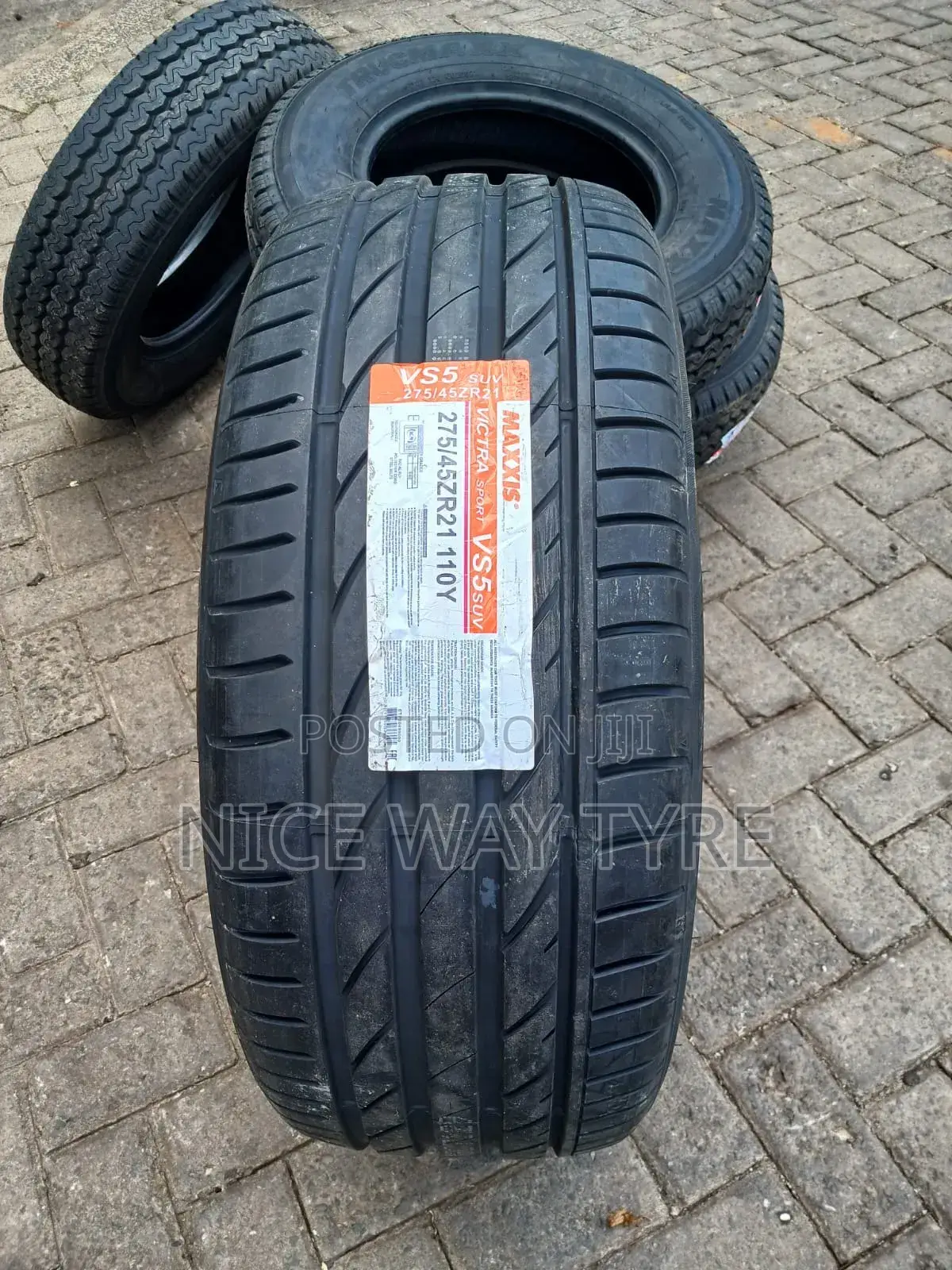 275/45r21 Maxxis