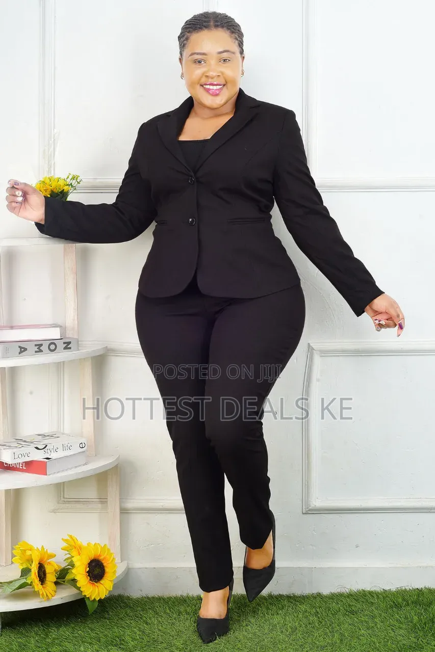 Classy Ladies' Trouser Suit in Black With a Textured Pattern