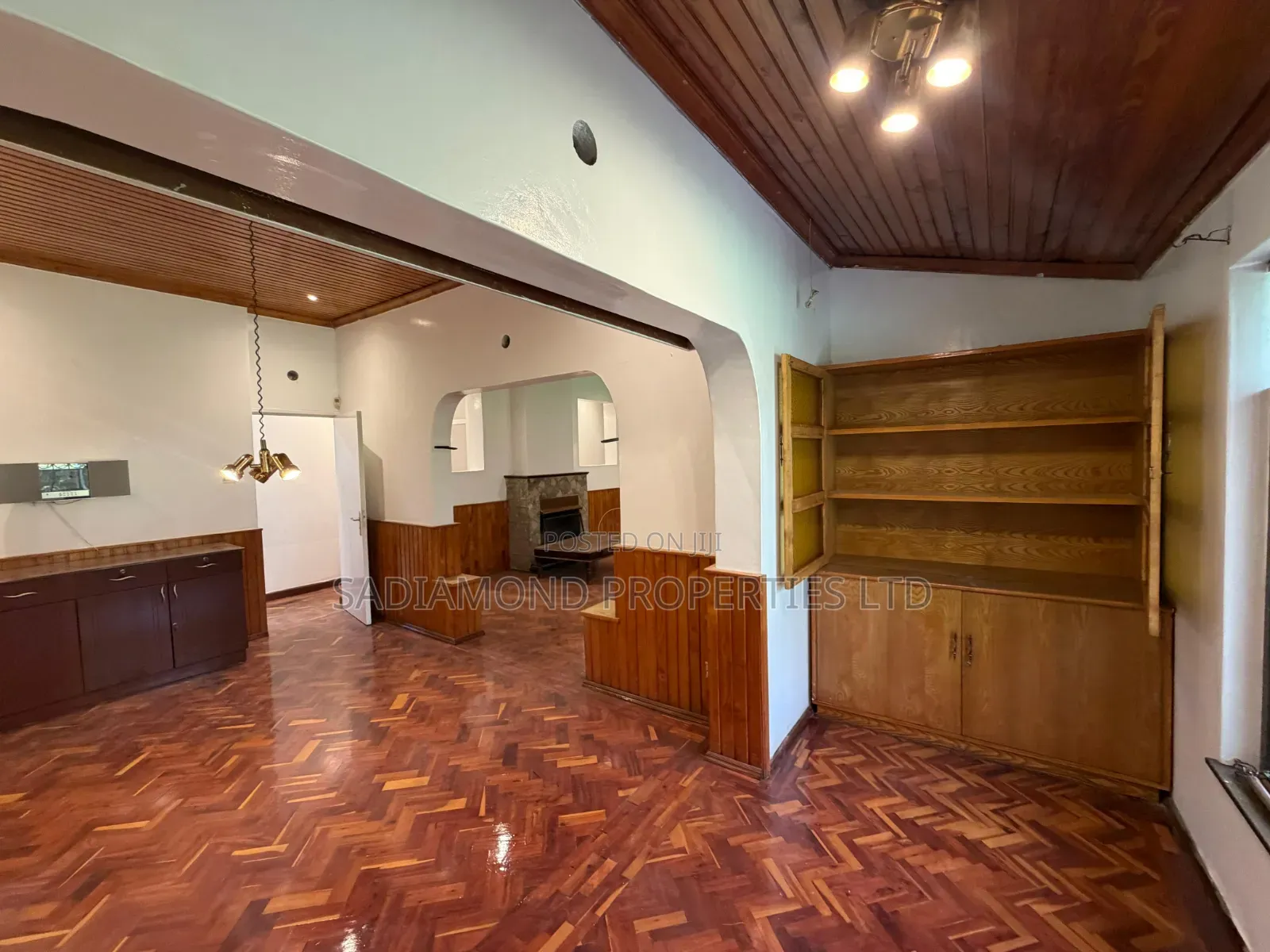 4bdrm Villa in Spring Valley for rent