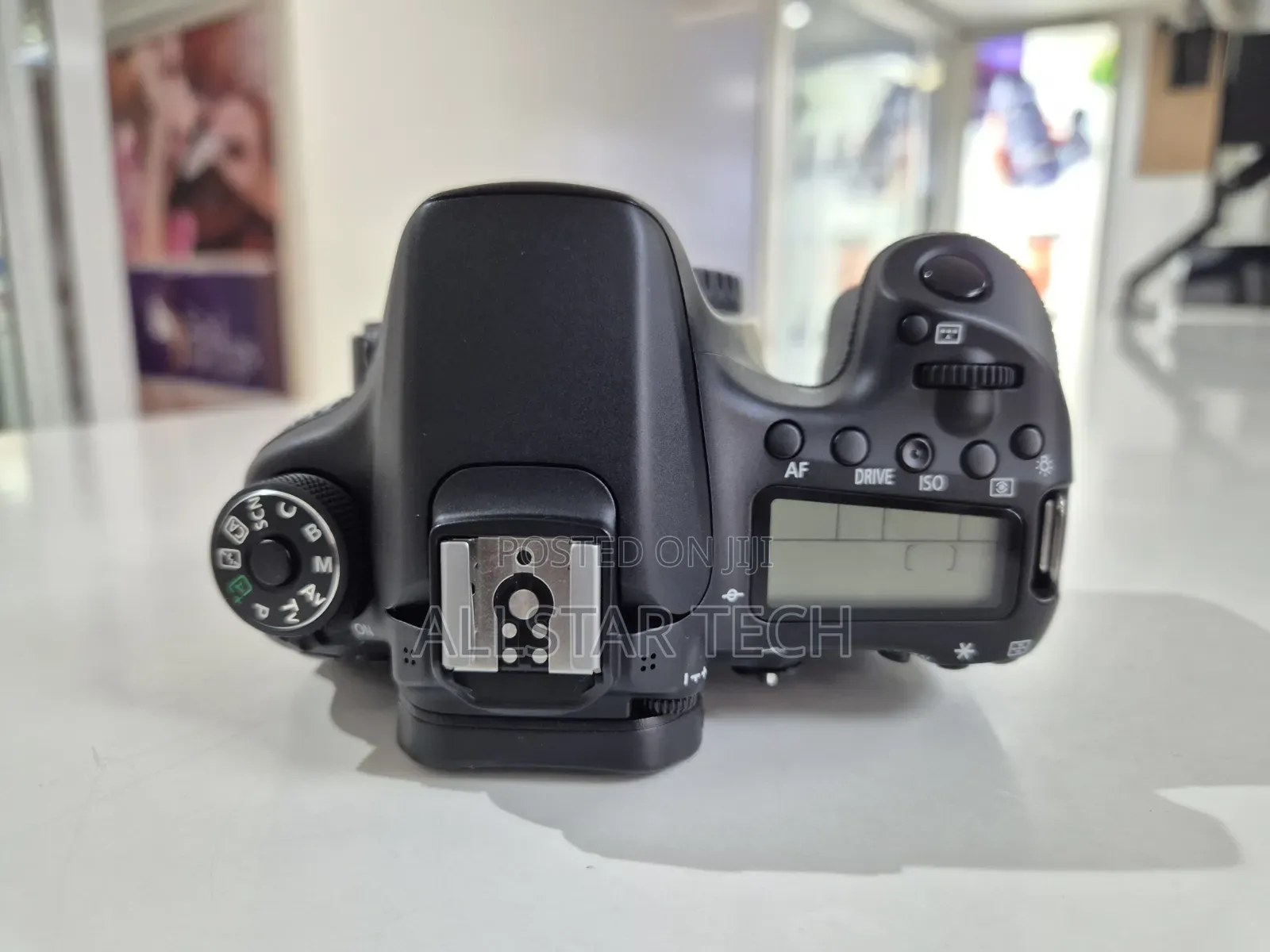 Canon Eos 70d DSLR Camera With 18-135mm Lens
