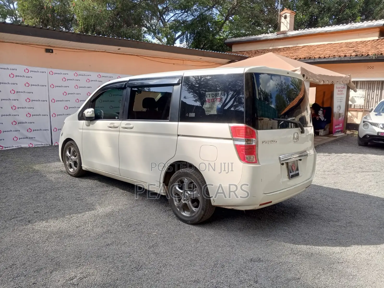 Honda Stepwgn 2012 White