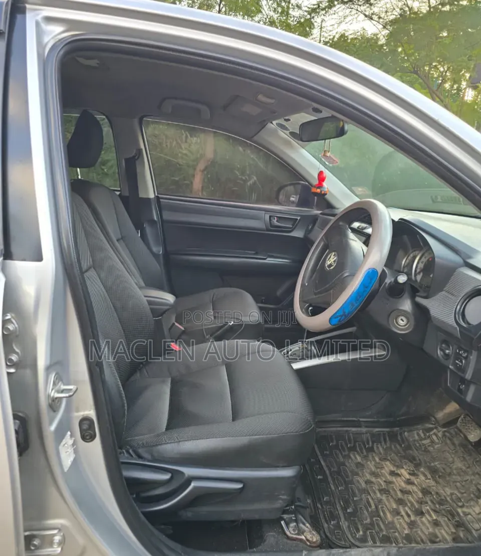 Toyota Corolla Fielder 2012 Silver