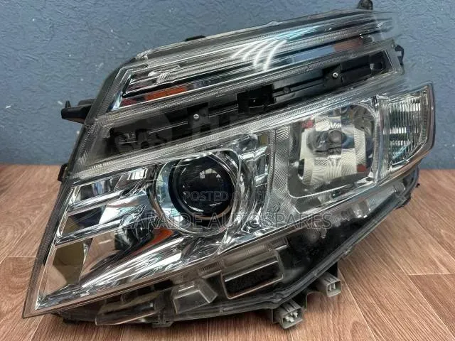 Voxy 2015 Headlights