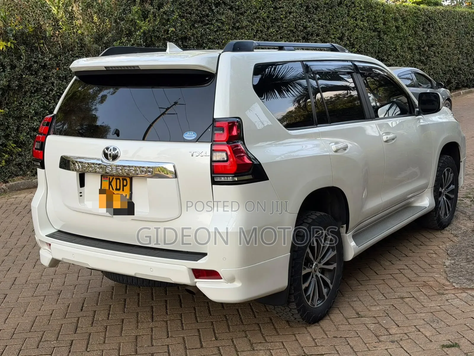 Toyota Land Cruiser Prado 2017 White