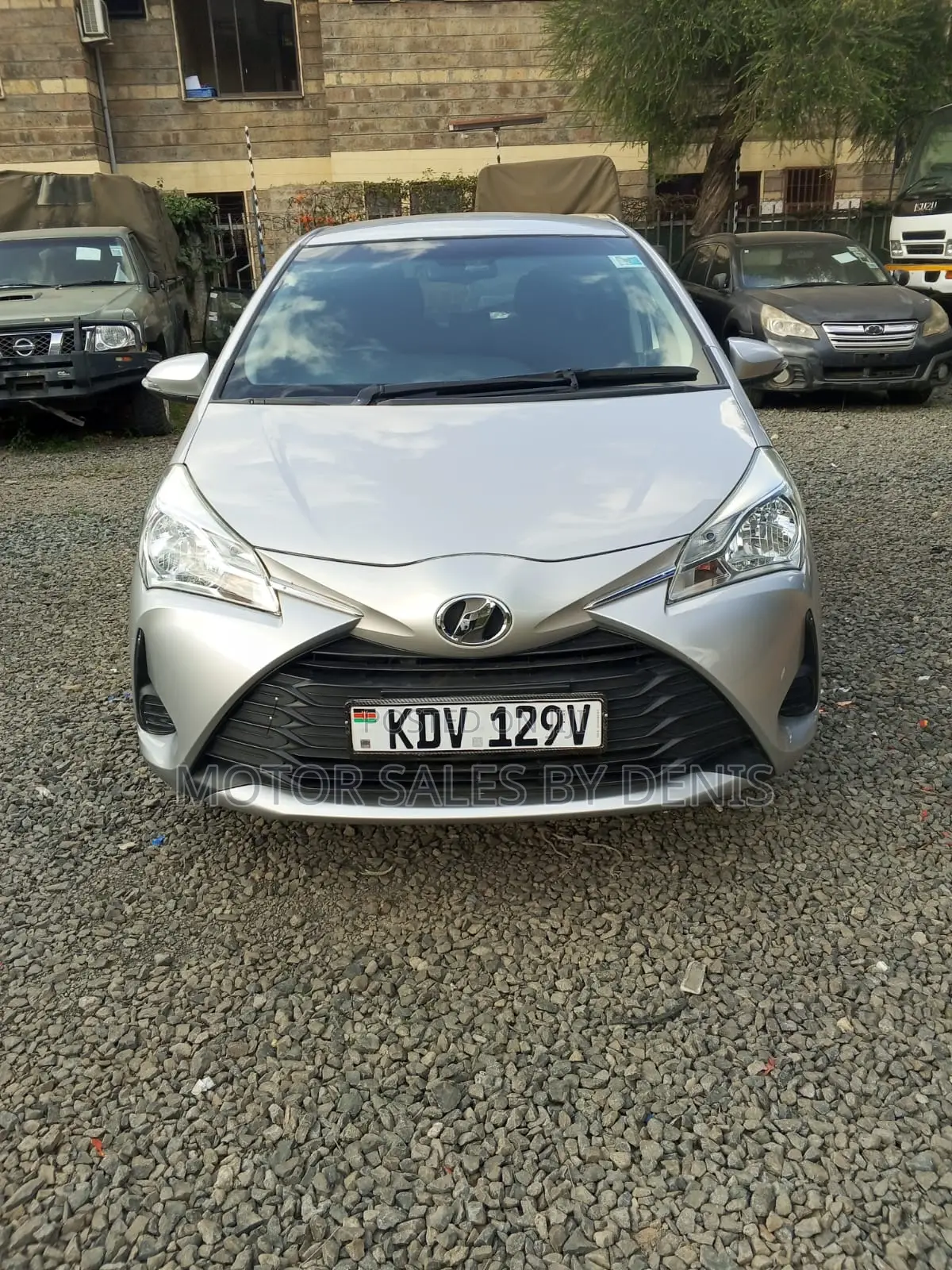 Toyota Vitz 1.0 FWD 5dr 2018 Silver