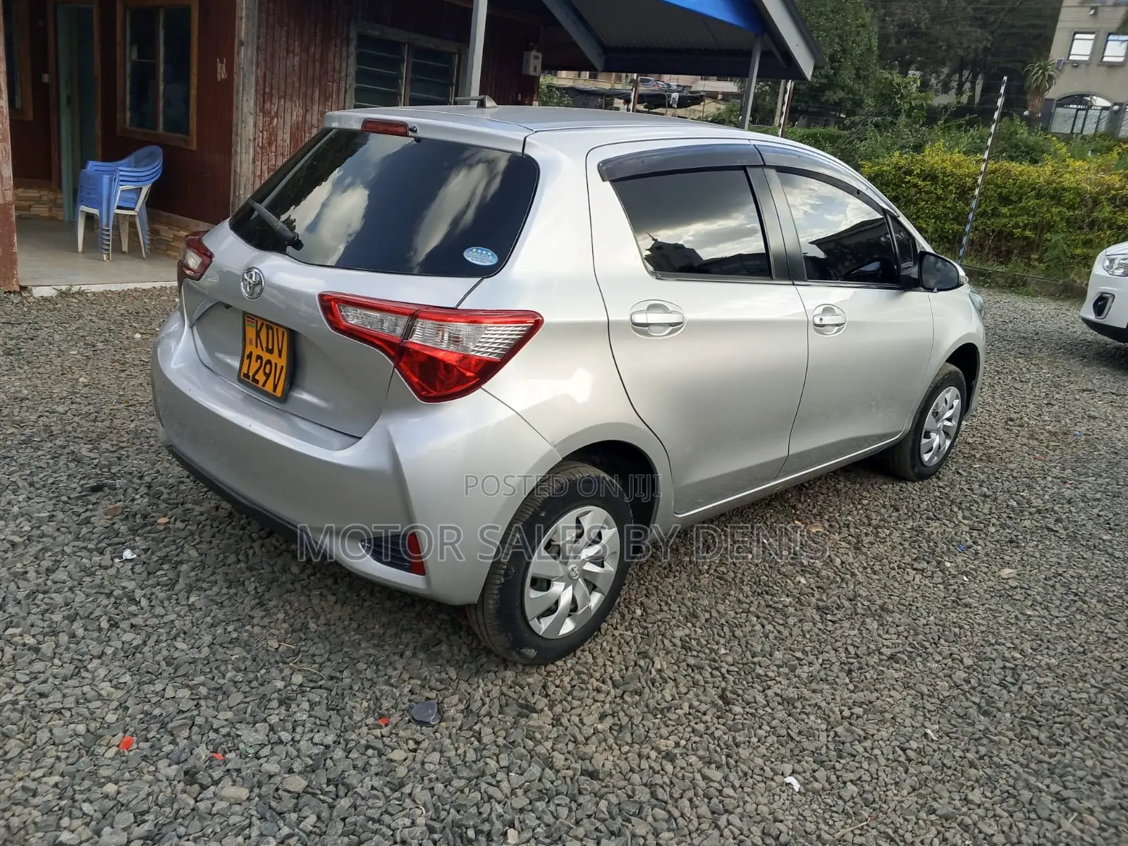 Toyota Vitz 1.0 FWD 5dr 2018 Silver