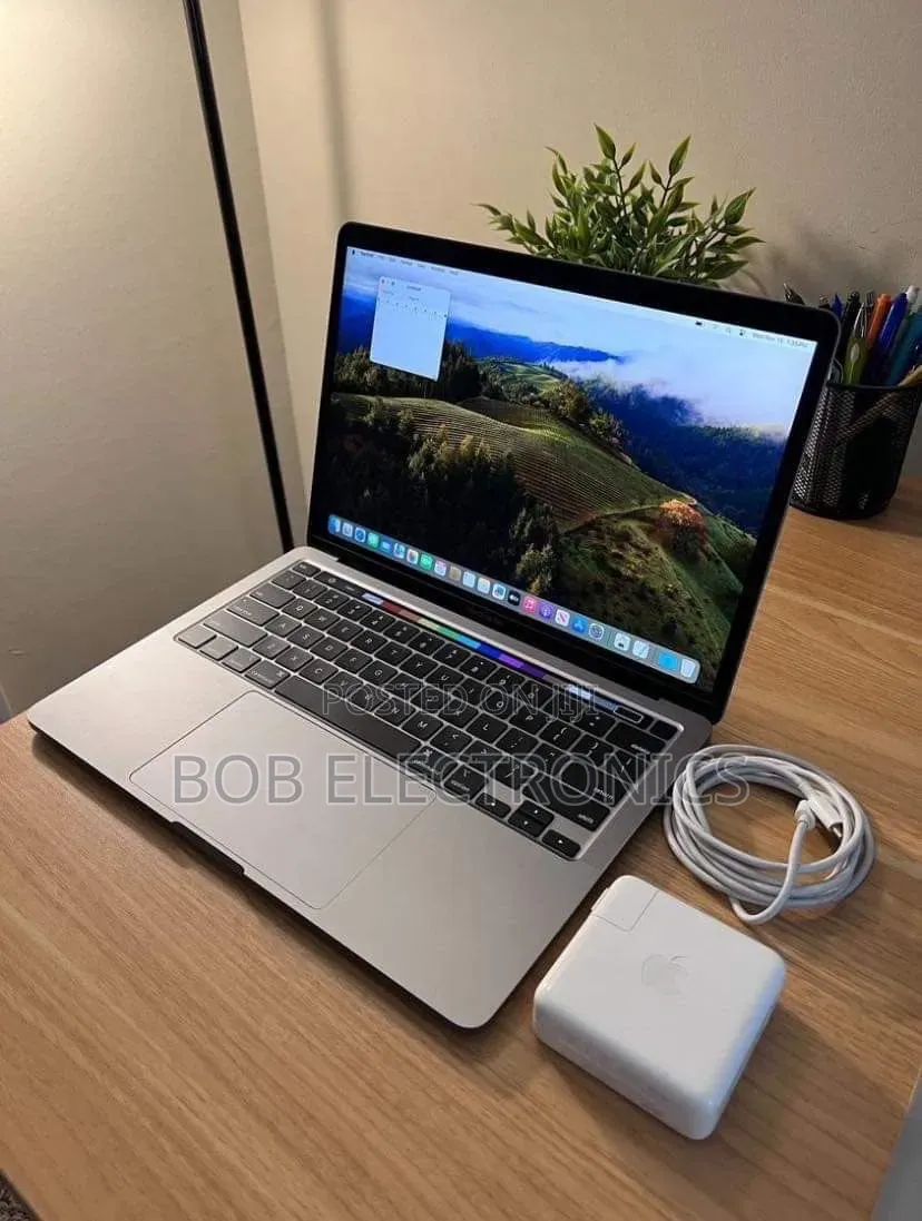 Laptop Apple MacBook Pro 2020 32GB Intel Core i7 SSD 512GB