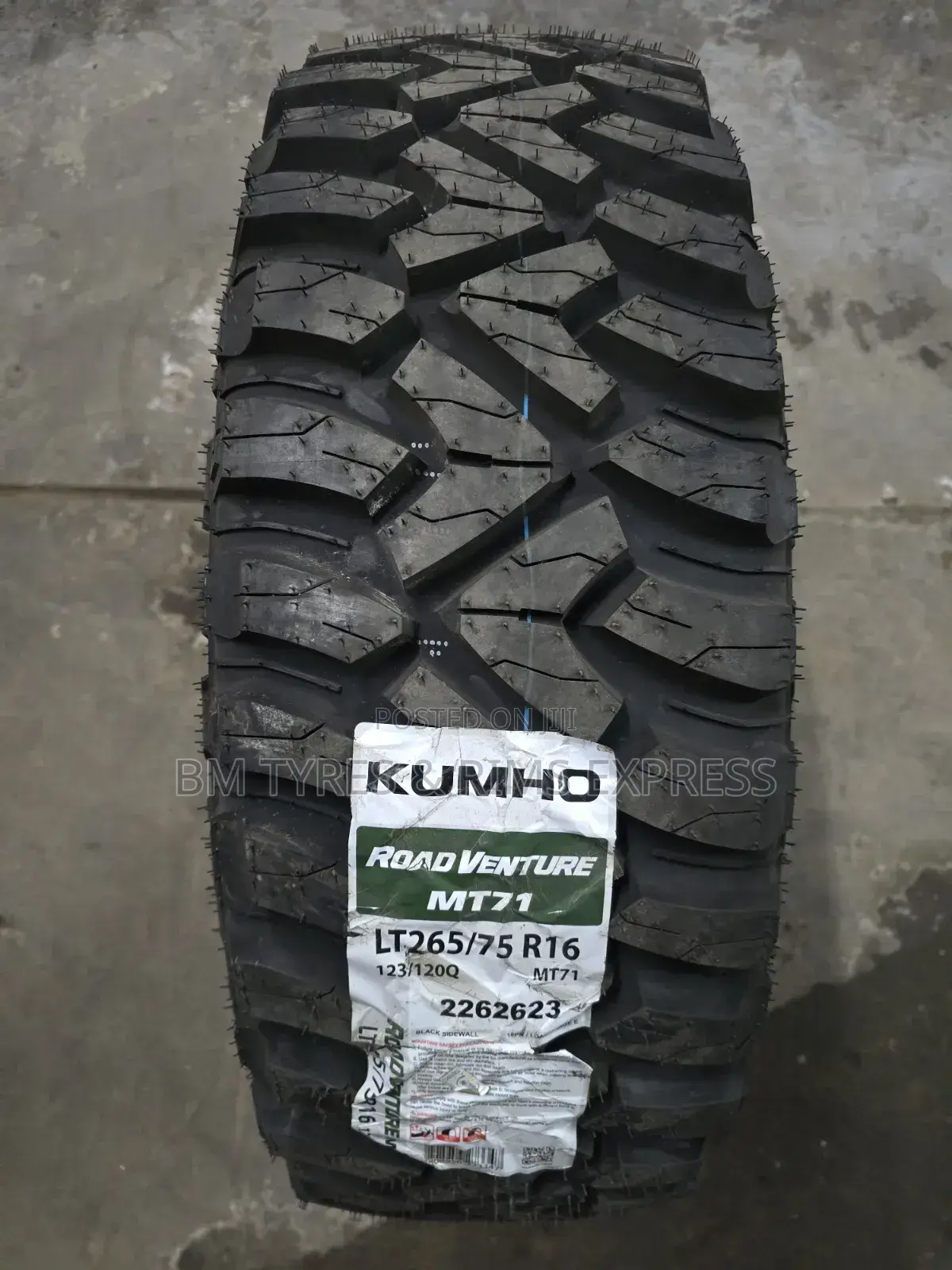265 /75 R16 Khumo Tires (Mud Terrein) Korea.