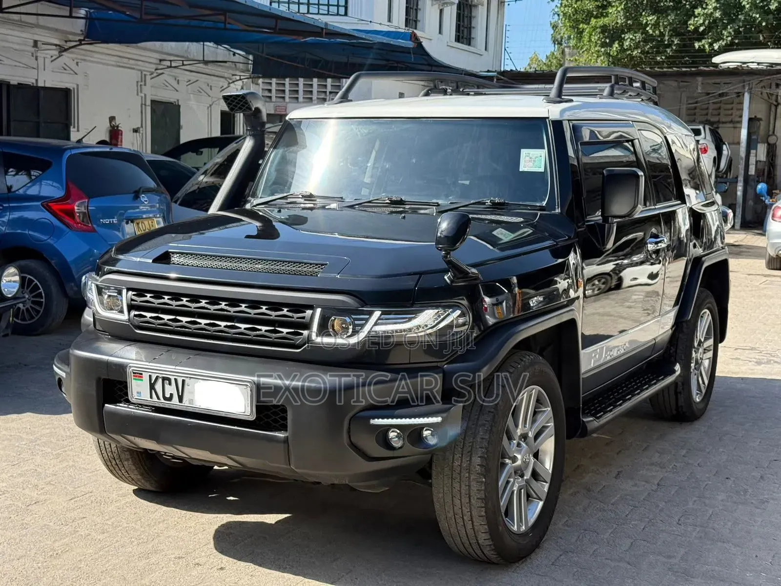 Toyota FJ Cruiser 4x4 Automatic 2012 Black