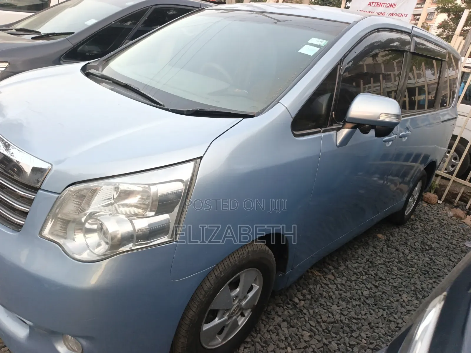 Toyota Noah 2011 Blue
