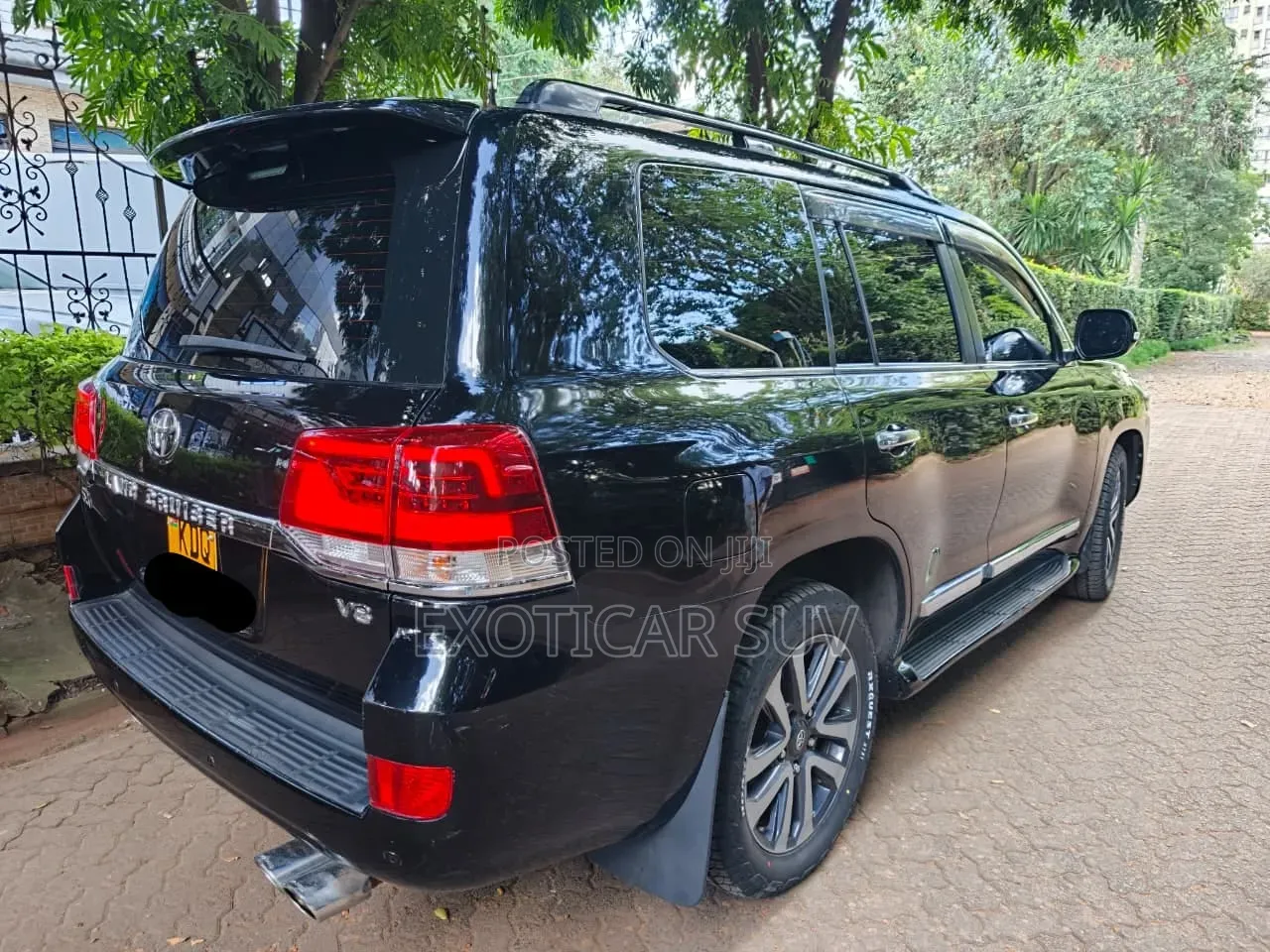 Toyota Land Cruiser 2016 Black