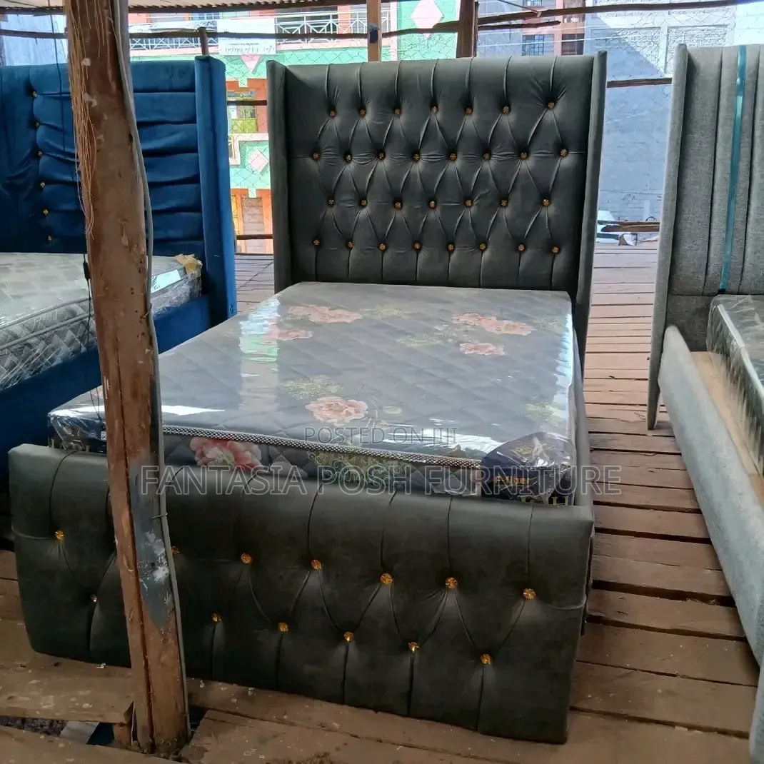 4 by 6 Modern Chester Bed
