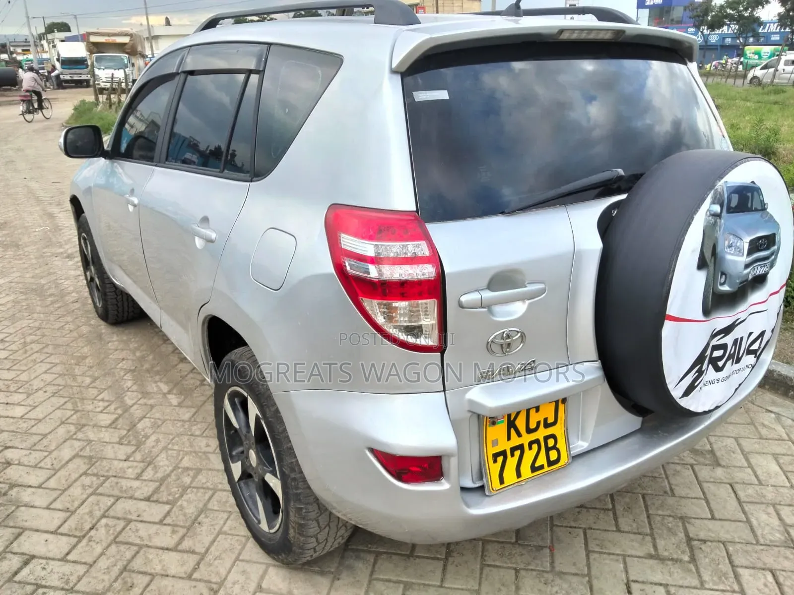 Toyota RAV4 2010 Silver