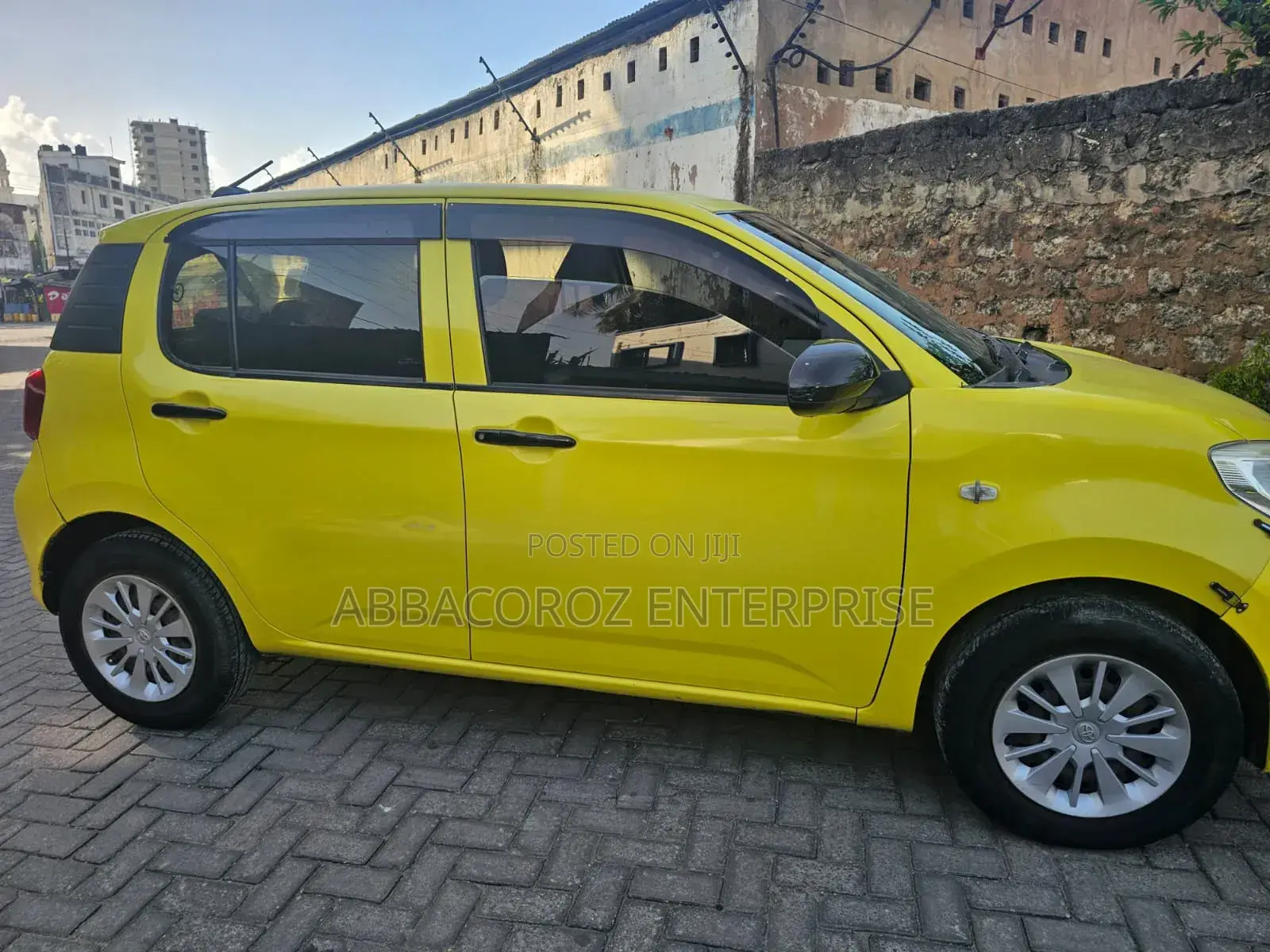 Toyota Passo 2018 Yellow