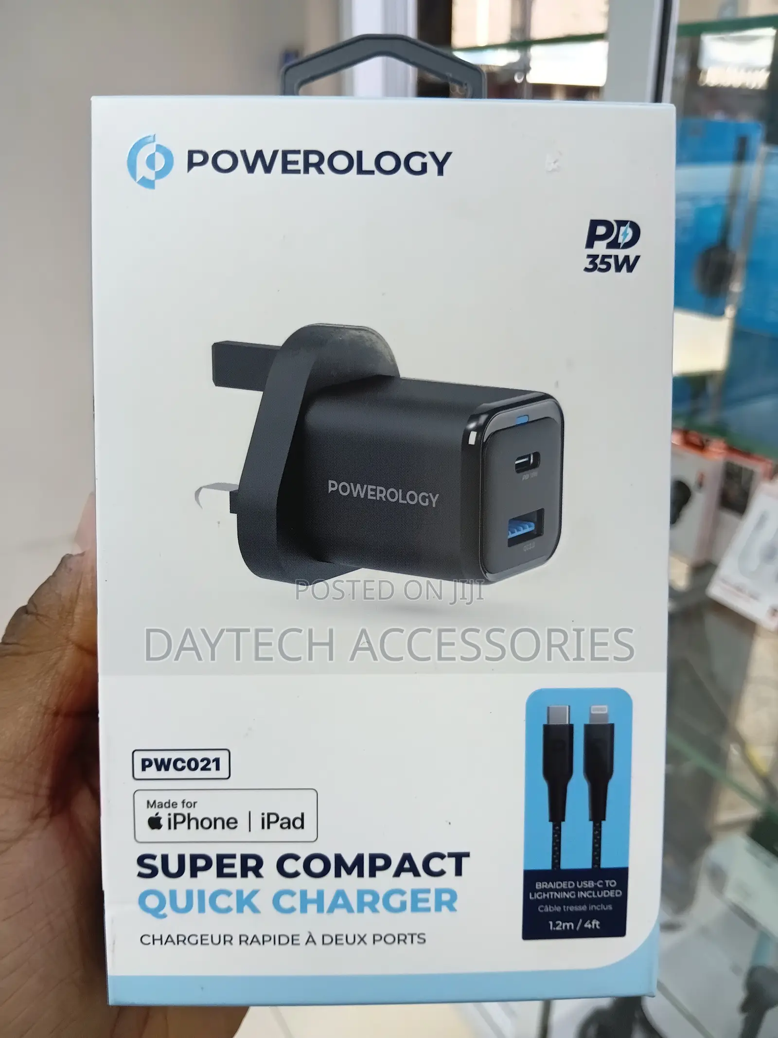 The Powerology Dual Port Super Compact Quick Charger 35w.