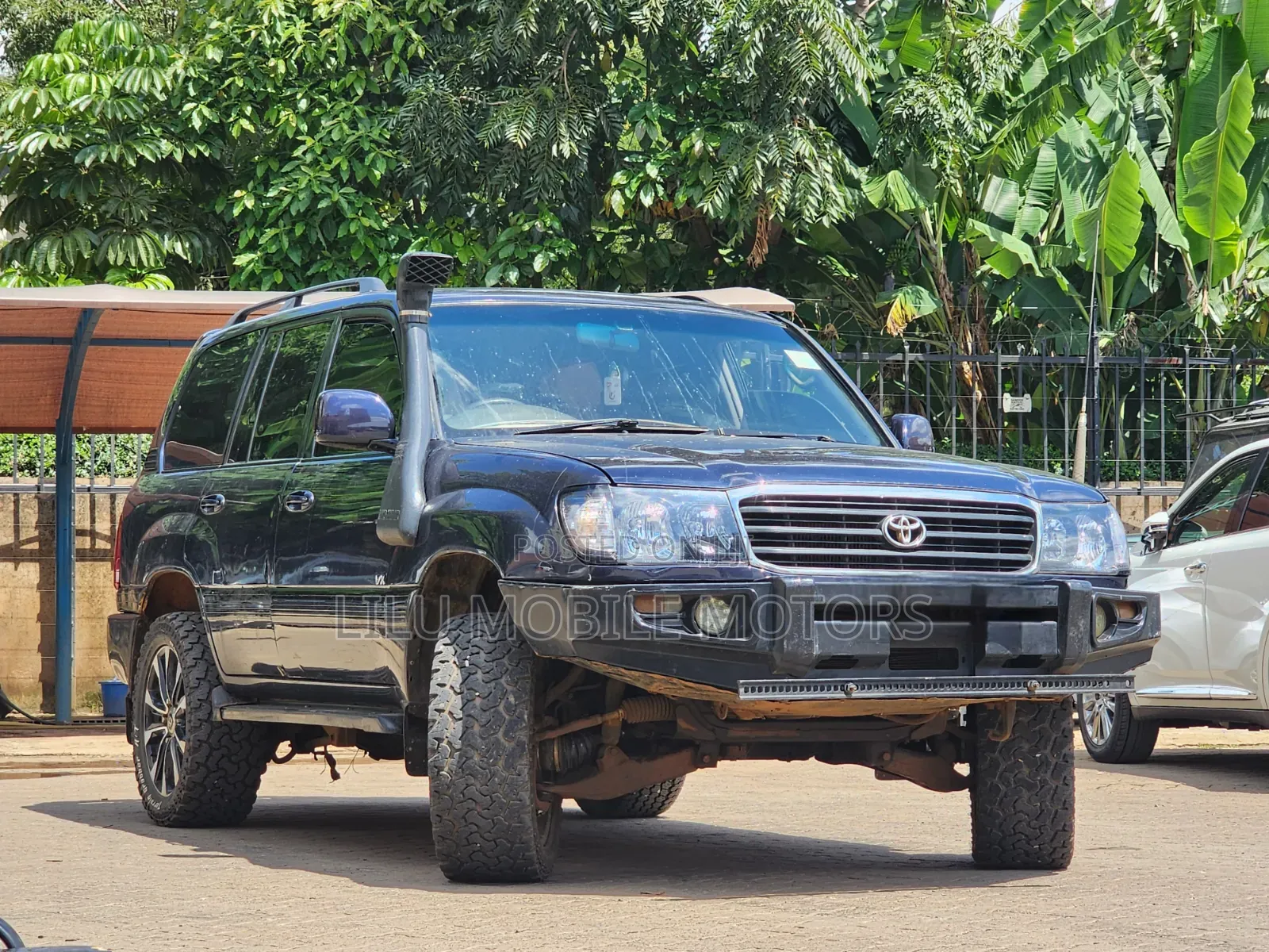 Toyota Land Cruiser 2000 Black