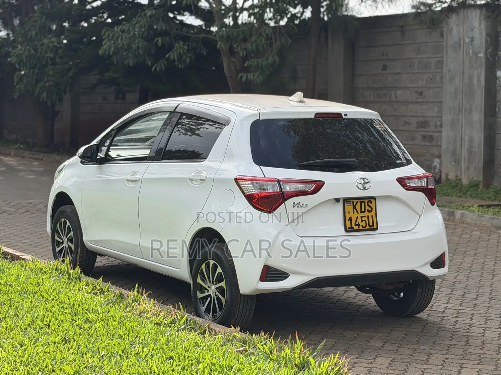 Toyota Vitz 2018 White