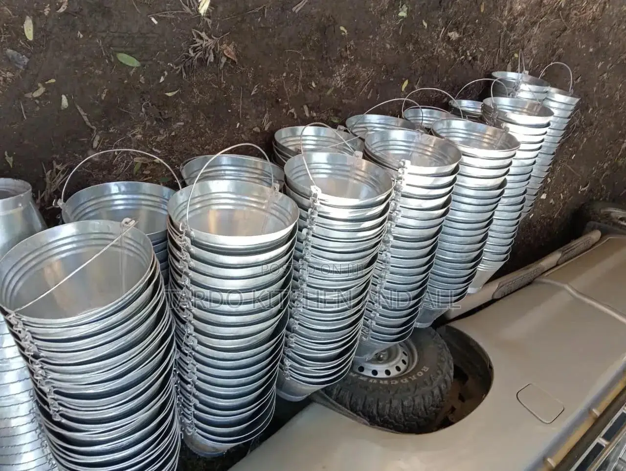 Heavy Duty Metallic Bucket