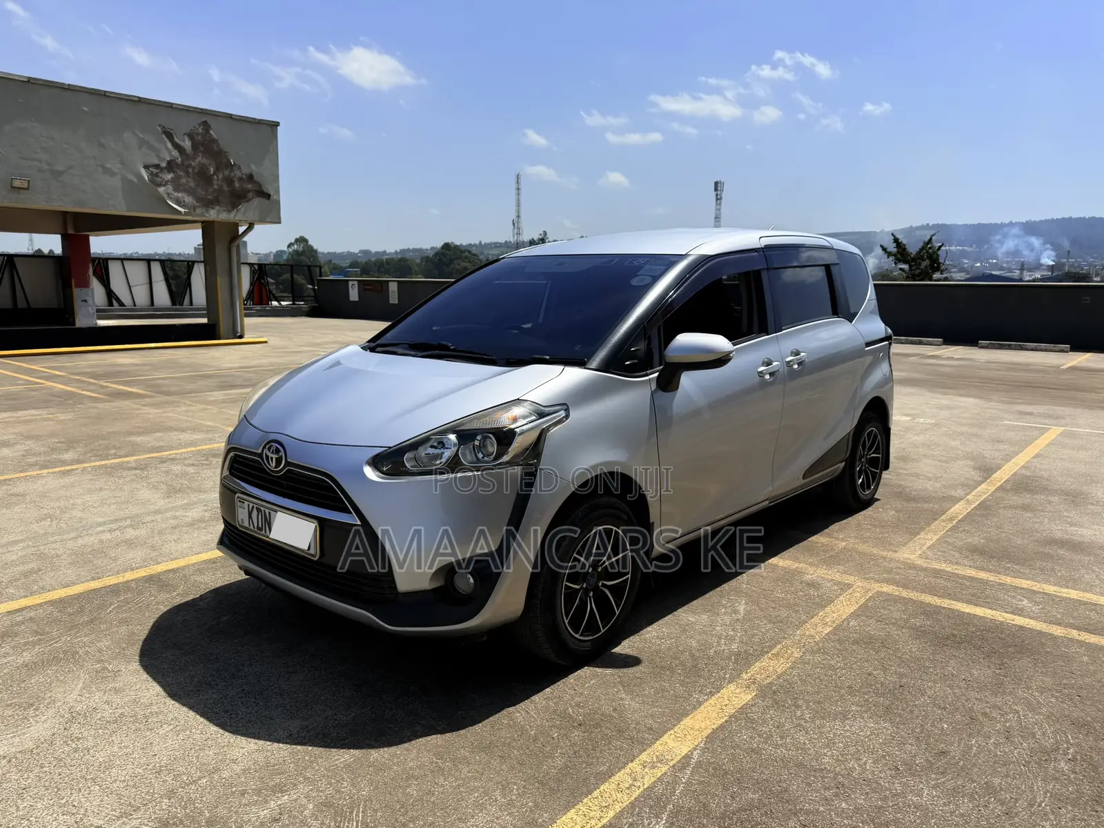 Toyota Sienta 1.5 FWD (6-seater) 2016 Silver