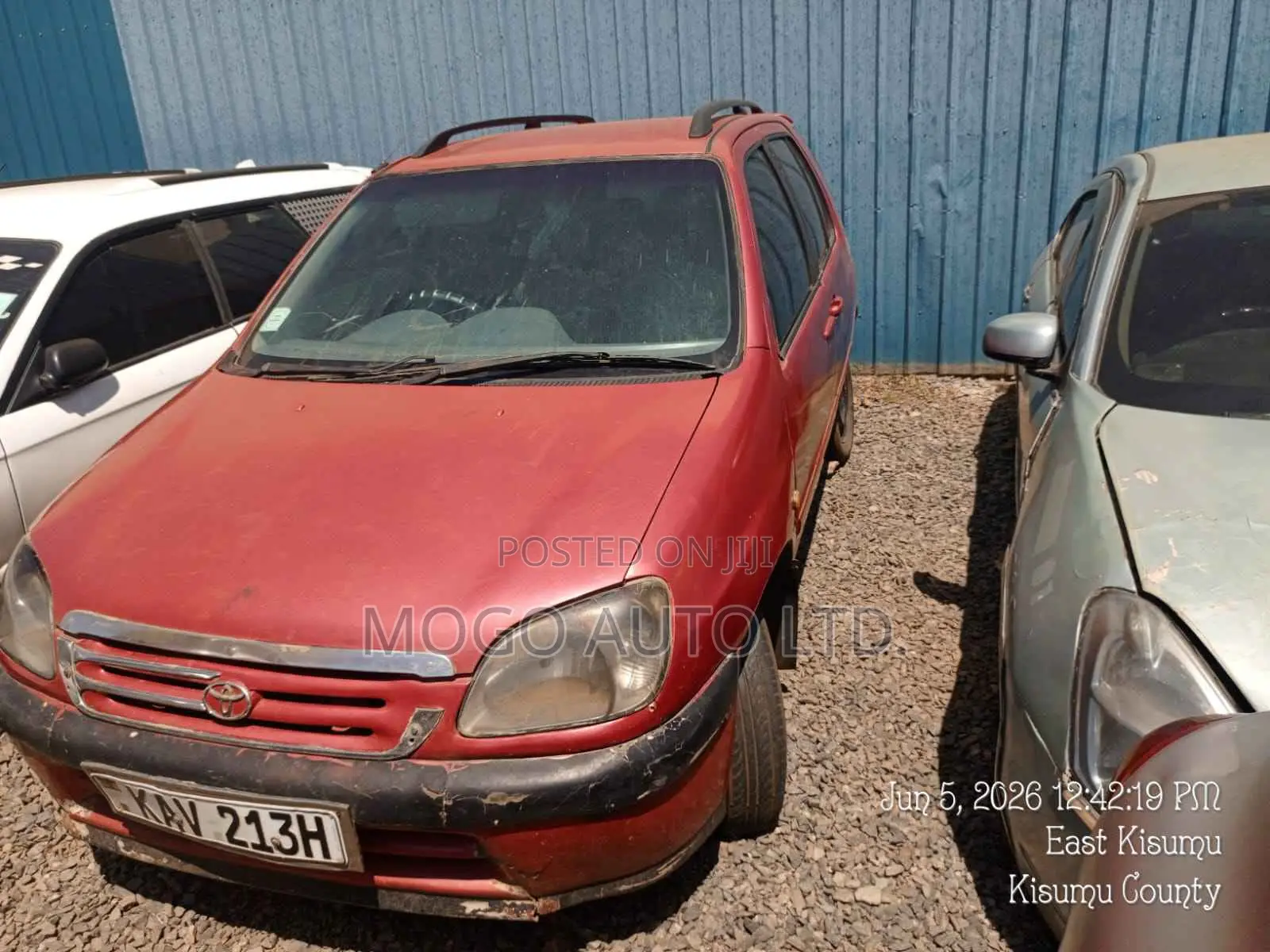 Toyota Raum 1998 Red