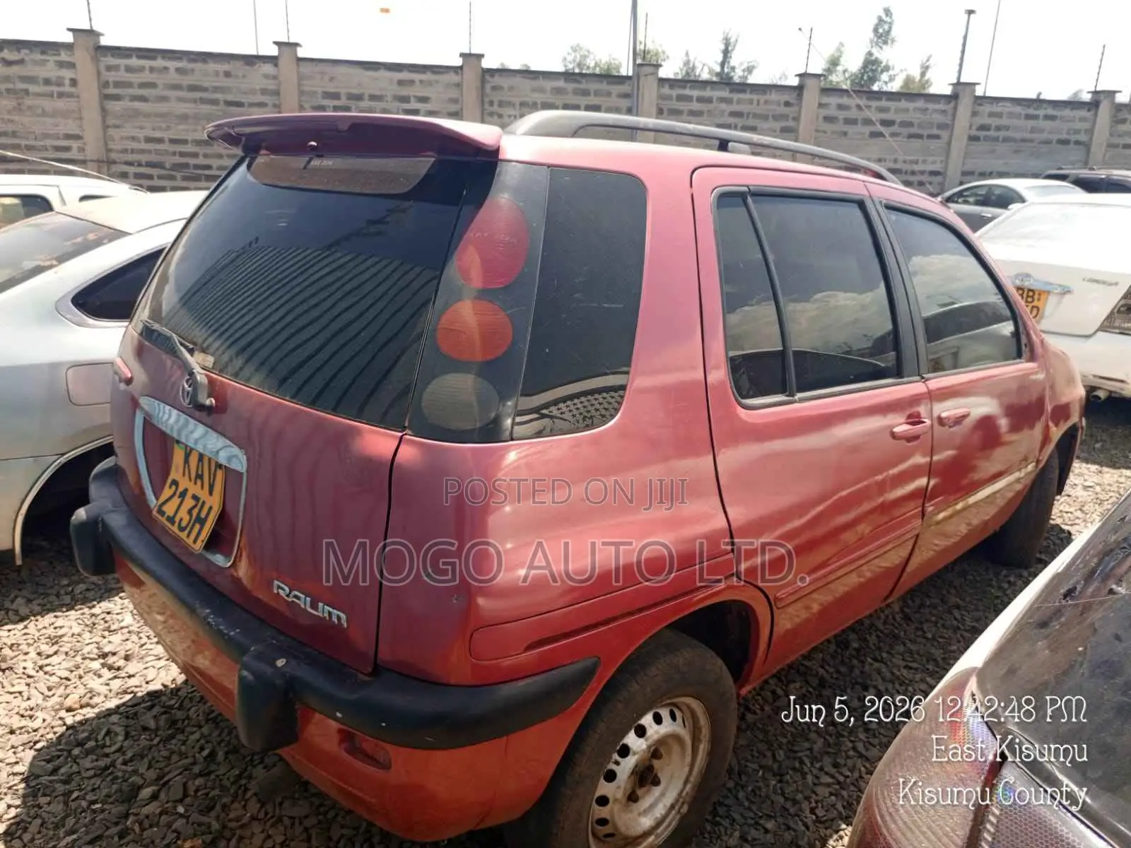 Toyota Raum 1998 Red
